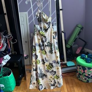 Fun wedding guest dress! Comfortable, good to dance in, fun skits on the side.